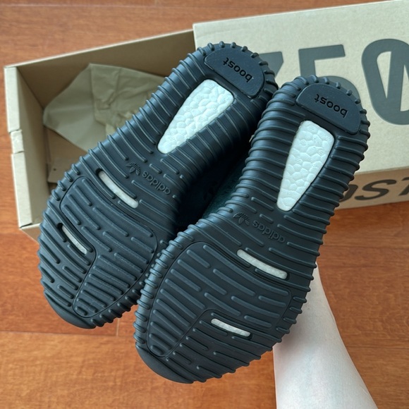 [yeezy] pirate black - Picture 3 of 4